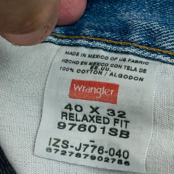 Wrangler Jeans Mens Size 40X32 Lot Of 3 Shades of Blue Relaxed Fit 100% Cotton - Picture 5 of 16